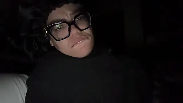 zahrabliss Adlı Modelin Canlı XXX Sohbeti