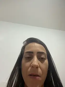 lucioliveira Adlı Modelin Canlı XXX Sohbeti