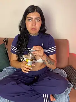 Angelica_pink18 Adlı Modelin Canlı XXX Sohbeti