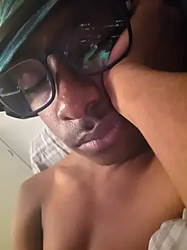 Вебкам-шоу hormoneactivated