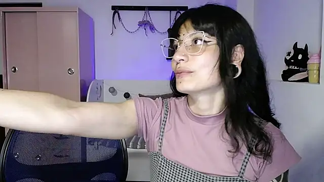 _onthary_6 Live XXX-Chat