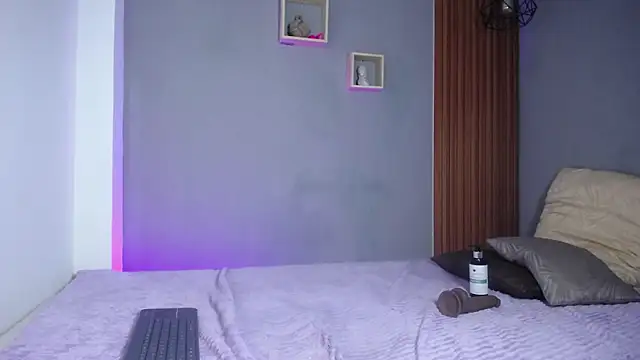 Chatroom XXX en direct de LUNITA125