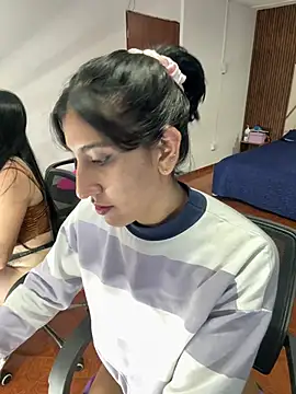 Violet_rousse7 élő XXX-chatje