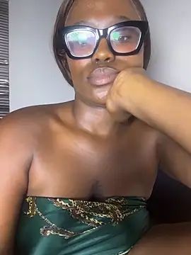 Moonzy77 – Naživo XXX chat