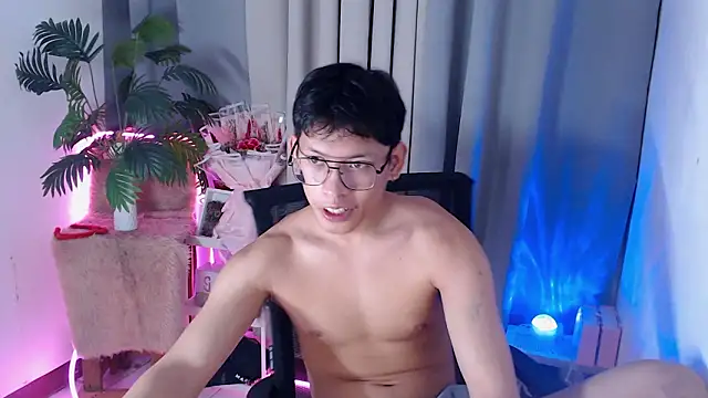 pinkcock_froi2305 Show Webcam