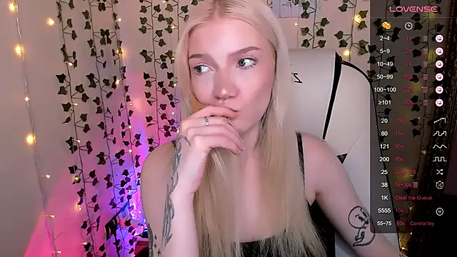 AnyaTaylor_ Live XXX-Chat