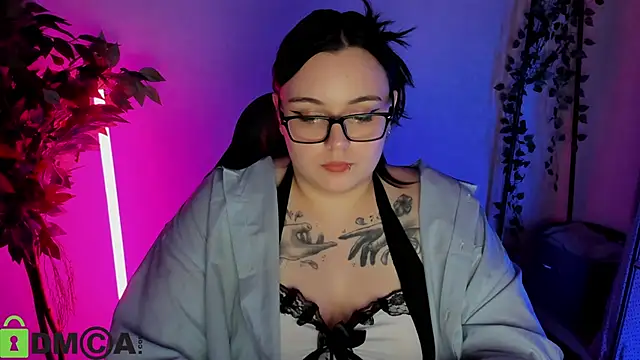 Mia_R0ss élő XXX-chatje