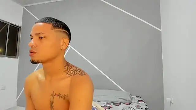 Sexy777Couple's Webcam Show