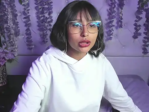 Živý XXX chat LILI_CANDIES69