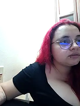 แชท XXX สดของ CURVY-HORNY