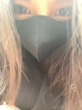 Carlin-yiyi Chat XXX live