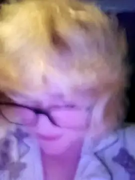 mcjbgfhgjhiiilllufjyf élő XXX-chatje