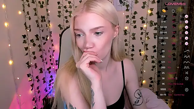 AnyaTaylor_: απευθείας συνομιλία ΧΧΧ