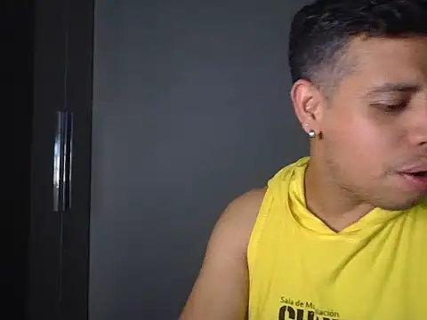 Pokazy przed kamerką – WILD_BIGCOCK35