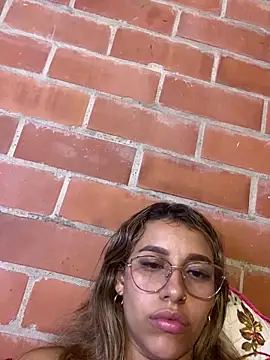 liahot69 Show in webcam