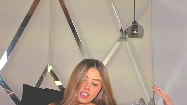 Miah_Stewart 现场XXX聊天