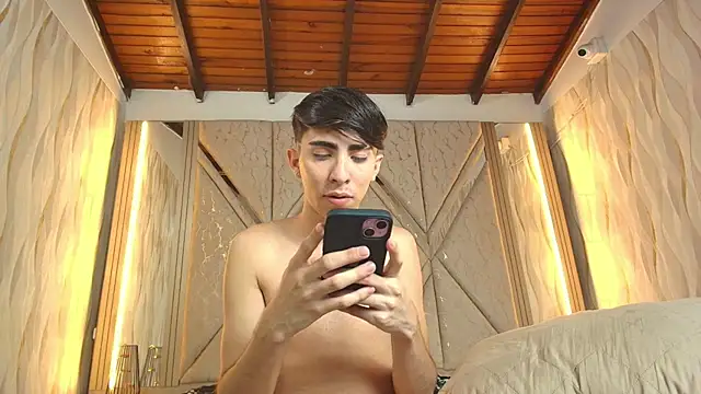 Michael_Boyss: онлайн-секс-чат