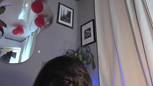 Chat +18 de angeli_sexi ao vivo