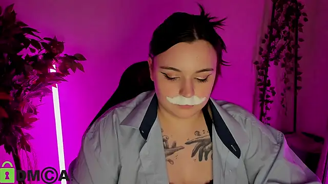 Chat +18 de Mia_R0ss ao vivo