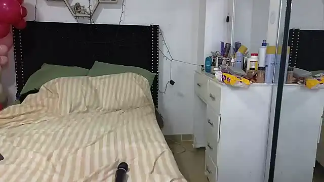 charlotte_077 – Naživo XXX chat