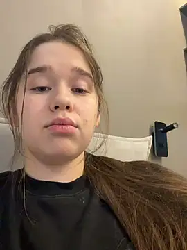 Онлайн чат XXX HornyGirlH