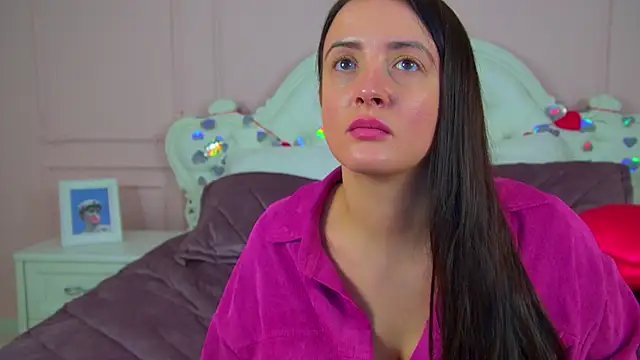 ElinaBellucci's Live XXX Chat