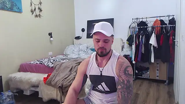 Tiberius_hunk: онлайн-секс-чат