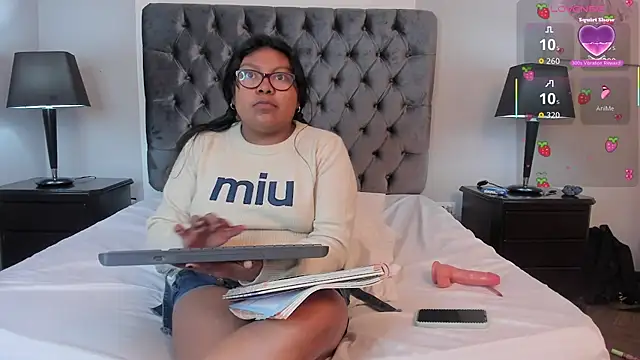 XXX chat uživo modela Kiri_Black_