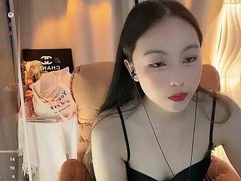 Lydia-668 Show Webcam