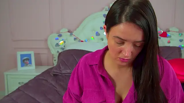 ElinaBellucci: онлайн-секс-чат