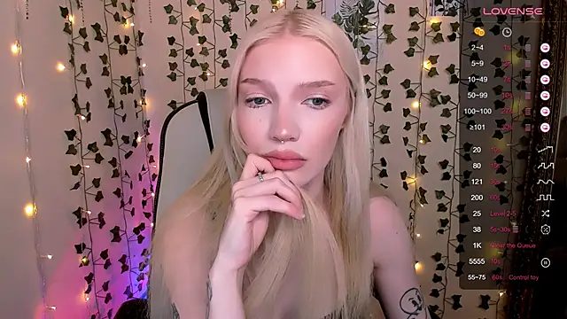 AnyaTaylor_のライブXXXチャット