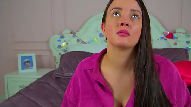 ElinaBellucci's Live XXX Chat