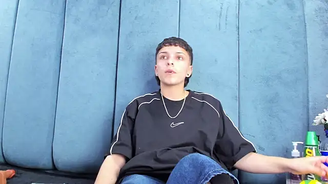 Megan_Thompson_ Adlı Modelin Canlı XXX Sohbeti