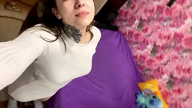 TraciBallena Adlı Modelin Canlı XXX Sohbeti