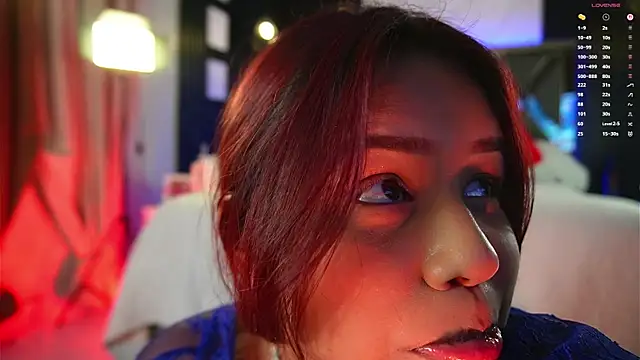 charlotte_01 Adlı Modelin Canlı XXX Sohbeti