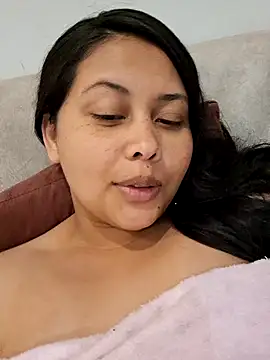 Alessandraa- লাইভ XXX চ্যাট