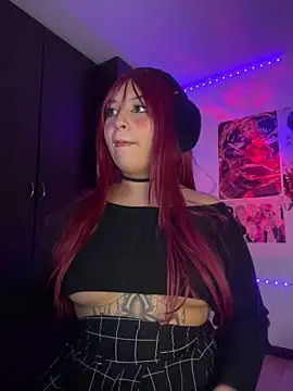 Chat XXX en directo de Hinatamoon_