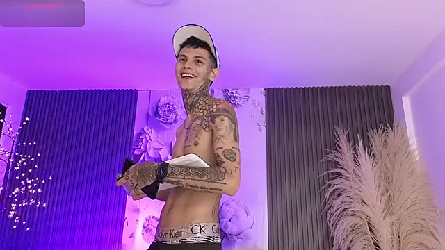 XXX chat uživo modela Paulo_527