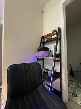 ArielsFeet333's Webcam Show