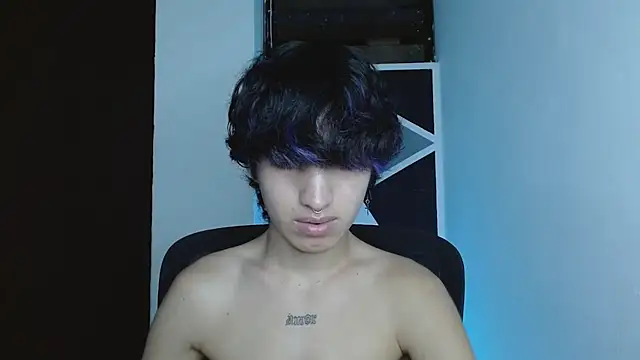 XXX chat uživo modela littlextreme