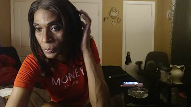 DivatheSnakecharmer – Naživo XXX chat