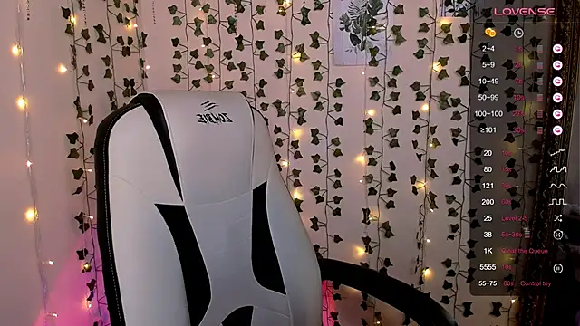 AnyaTaylor_ Live XXX-Chat