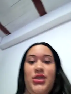 Datoka_adrenaline: διαδικτυακό σόου στην κάμερα