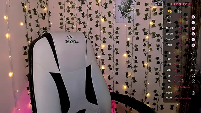 AnyaTaylor_ Show Webcam