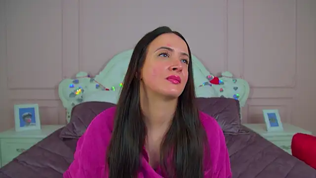 ElinaBellucci Live XXX-Chat