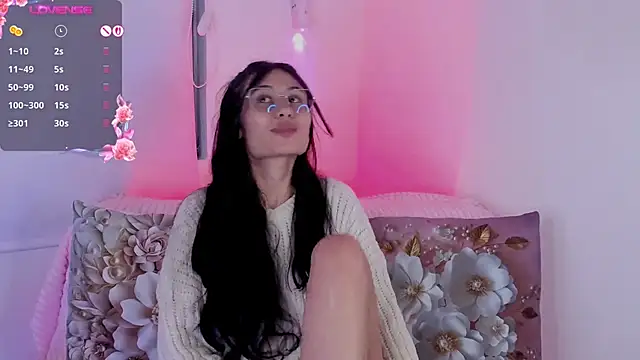 Chat +18 de NayeCloud ao vivo