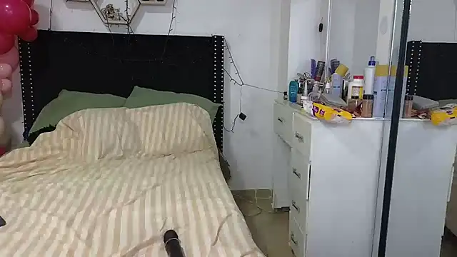 charlotte_077のライブXXXチャット