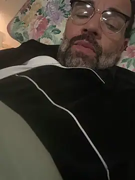 XXX chat uživo modela trombaio