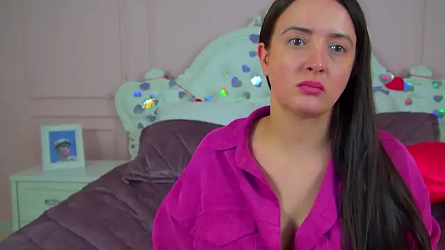 ElinaBellucci's Live XXX Chat