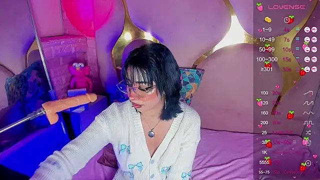 دردشة NaniiSisy الجنسية المباشرة